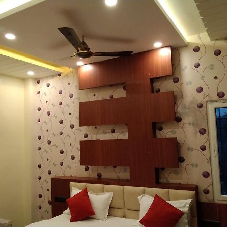 Hotel Delight Deluxe Pipra Dewas Экстерьер фото