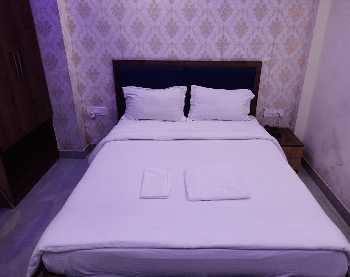 Hotel Delight Deluxe Pipra Dewas Экстерьер фото