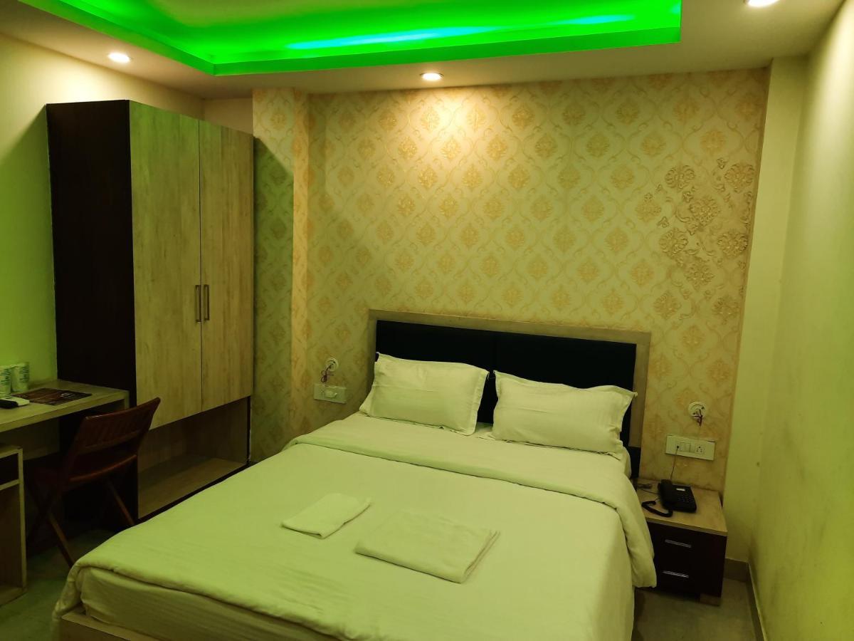 Hotel Delight Deluxe Pipra Dewas Экстерьер фото