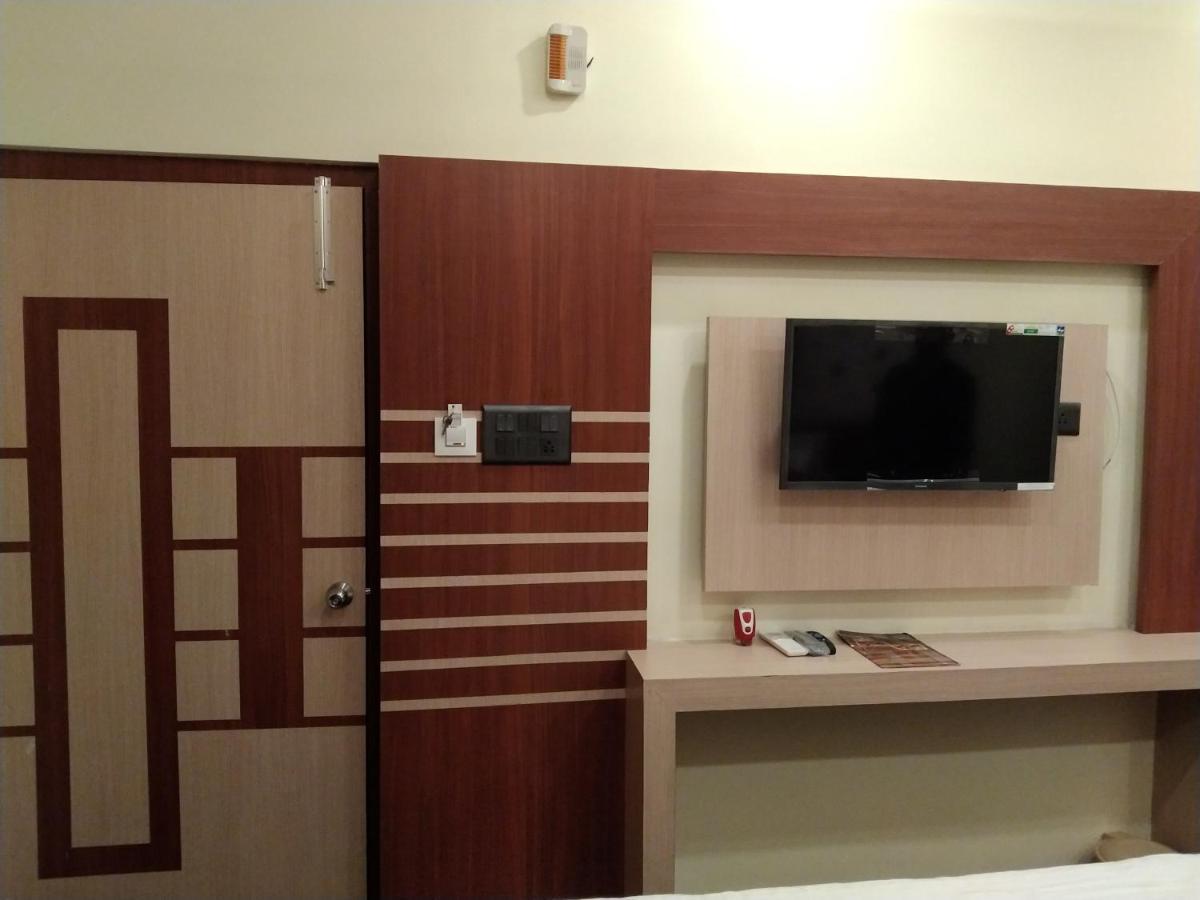 Hotel Delight Deluxe Pipra Dewas Экстерьер фото